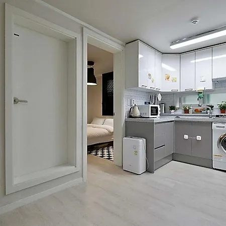 New! Urban Hideout #4Beds #Newlyremodeled #Cookingavailable #Family #Gathering #Mangwonhongdae