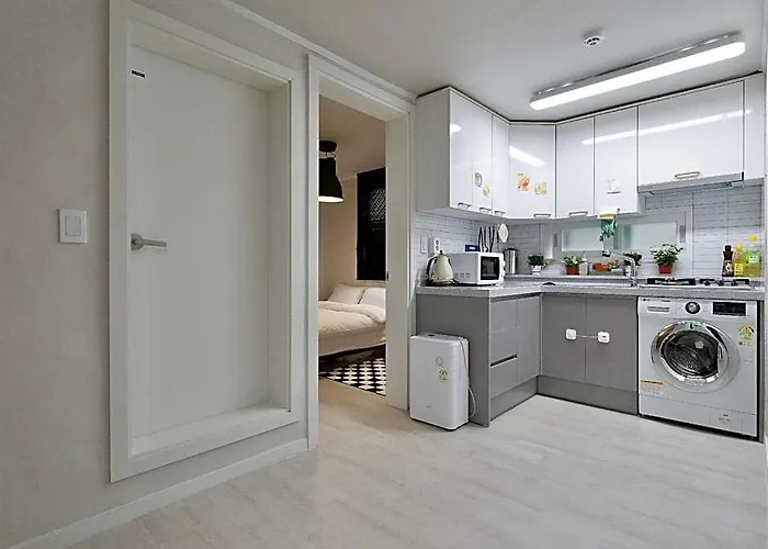New! Urban Hideout #4beds #newlyremodeled #cookingavailable #family #gathering #mangwonhongdae Seoel