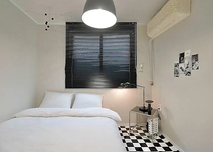 New! Urban Hideout #4beds #newlyremodeled #cookingavailable #family #gathering #mangwonhongdae Seoel
