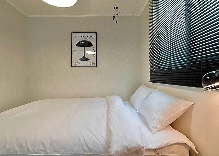 New! Urban Hideout #4beds #newlyremodeled #cookingavailable #family #gathering #mangwonhongdae