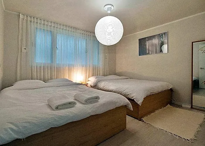 New! Urban Hideout #4beds #newlyremodeled #cookingavailable #family #gathering #mangwonhongdae Hotel Seoel